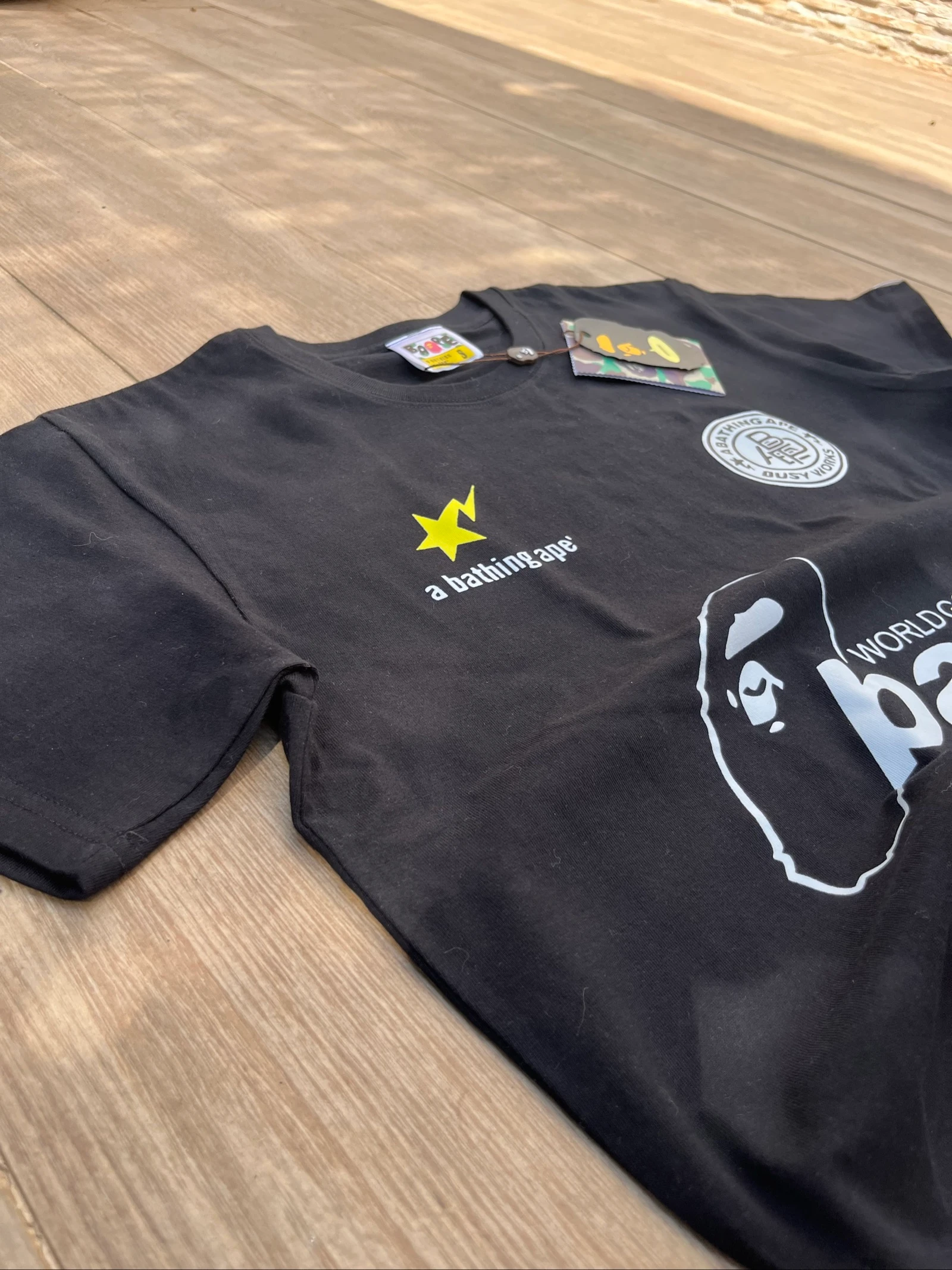 Camiseta BAPE | World Gone Mad | Preta | Tamanho P – photo 4